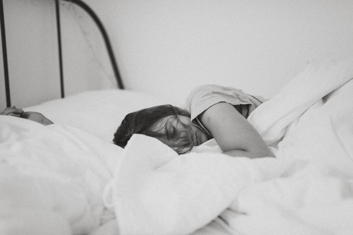 9PM Cortisol Spikes: Why Your Body Won't Relax Before Bed