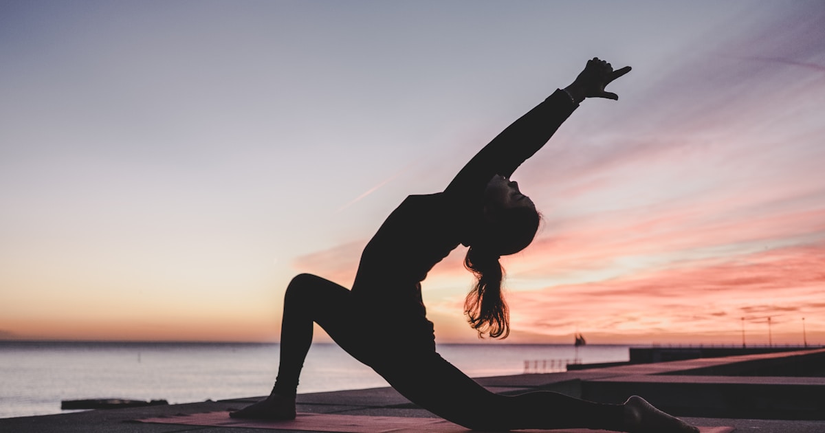 Lower Back Pain at Night? A Stretching + Magnesium Protocol That Works in 7 Days